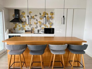 Frigorifero, microonde, forno, lavastoviglie