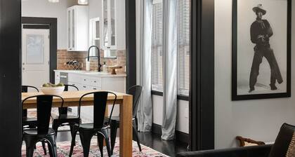 Stylish & Comfy | Historic Area | Walk 2 Campus