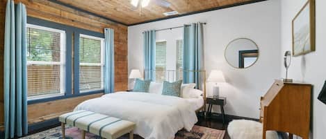 4 Schlafzimmer, Schreibtisch, Bügeleisen/Bügelbrett, Reisekinderbett