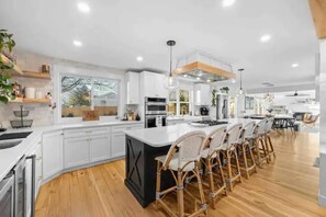 Fridge, microwave, oven, stovetop - Beautiful modern home in Arvada (Arvada)