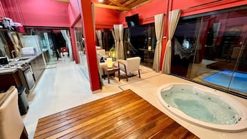 Cottage | Living area | Smart TV, fireplace