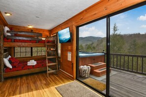 Interior - Gorgeous Mountain Views, Hot Tub, Fire pit, Game room, Close to town! (Blue Ridge)
