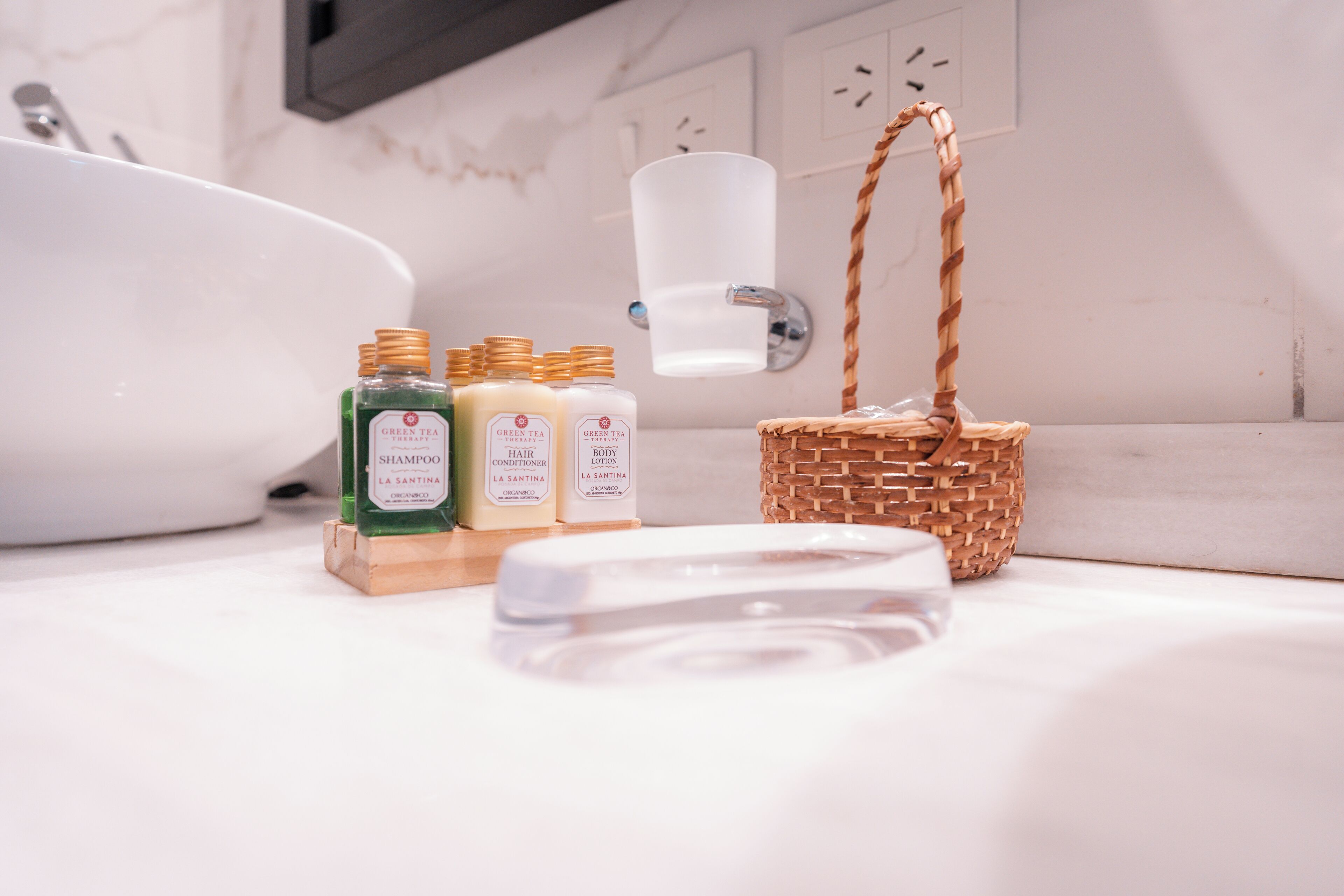 ห้องสแตนดาร์ดสำหรับสี่ท่าน | ห้องน้ำ | ฝักบัว, ของใช้ในห้องน้ำฟรี, ไดร์เป่าผม, โถสุขภัณฑ์แบบบิเดท์