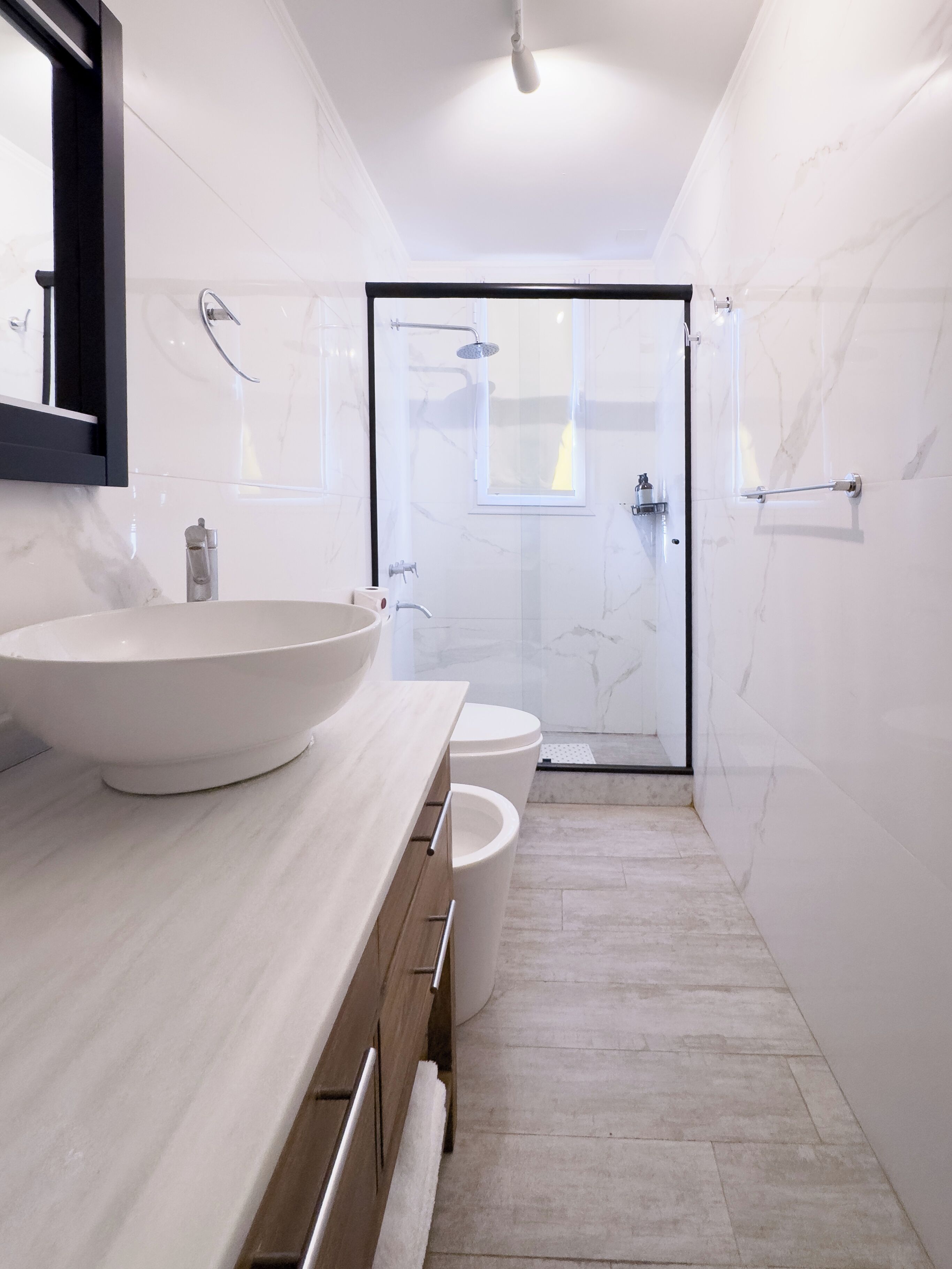 Standard-Vierbettzimmer | Badezimmer | Dusche, kostenlose Toilettenartikel, Haartrockner, Bidet