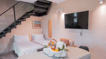 Chambre Quadruple Standard | Literie de qualité supérieure, rideaux occultants, lits bébé (gratuits)