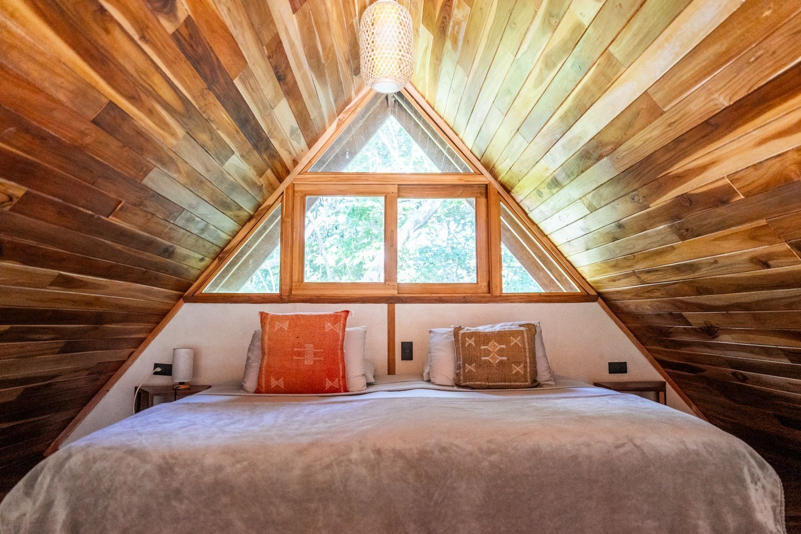 Alta Vista Loft | Ropa de cama de alta calidad, caja fuerte, wifi gratis y ropa de cama