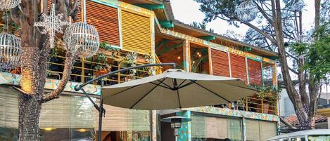 屋外ダイニングエリア