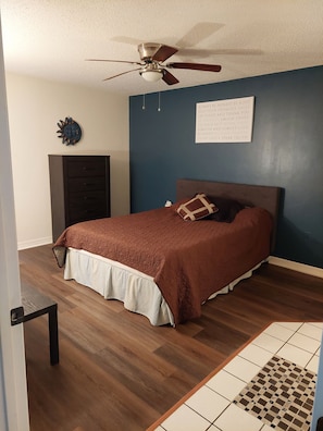 2 bedrooms, WiFi, bed sheets, wheelchair access