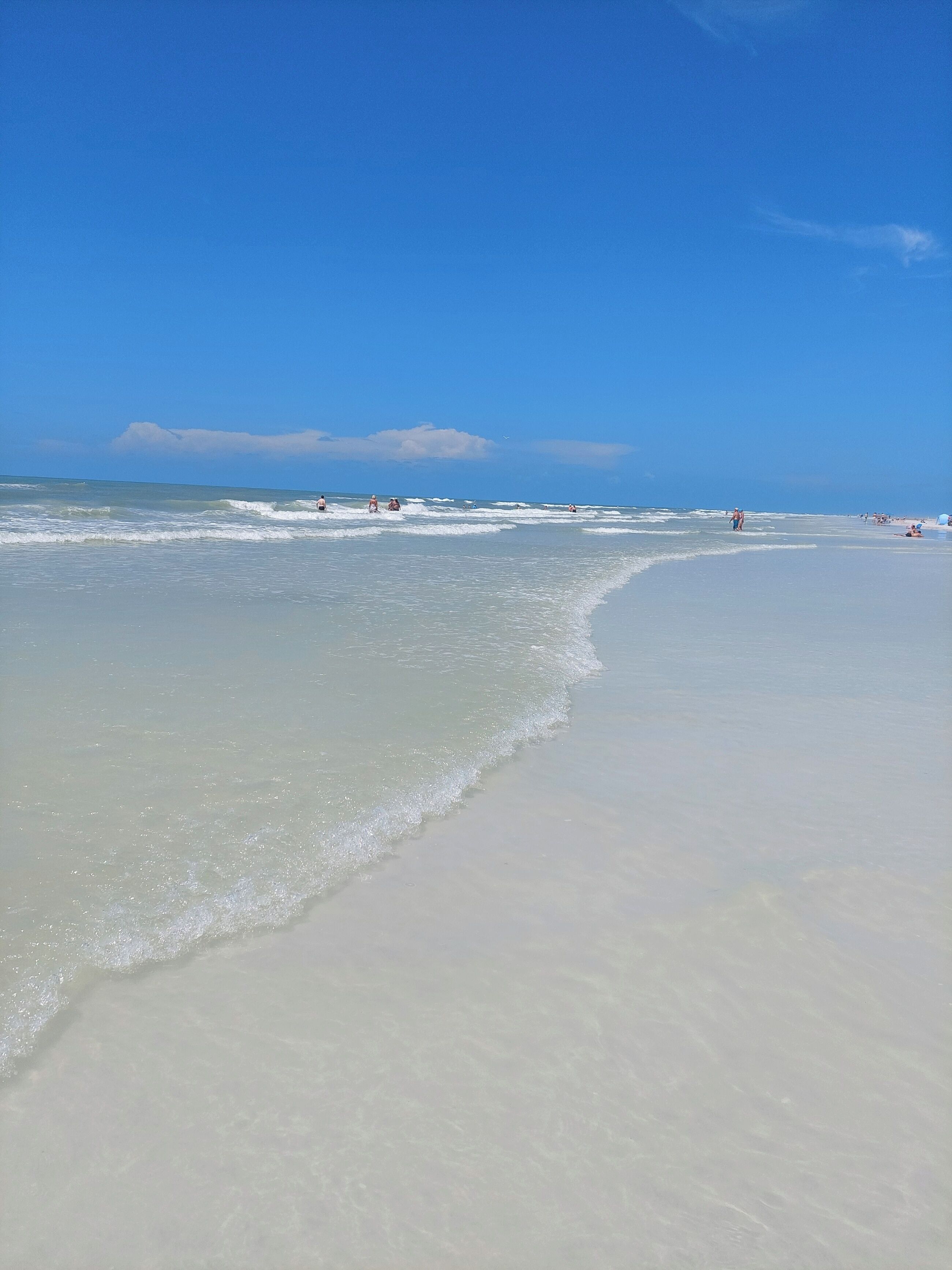 Chaises longues, serviettes de plage