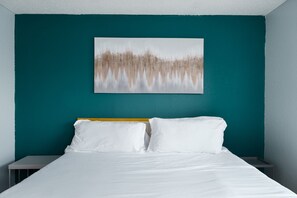 3 bedrooms, desk, iron/ironing board, free WiFi