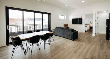 Walk To Intrust Bank Arena! Modern Loft W/ Balcony
