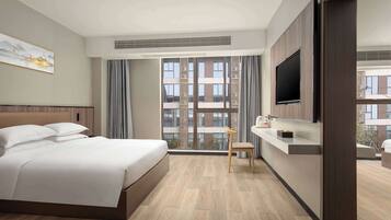 Family Suite, 1 King Bed, Non Smoking