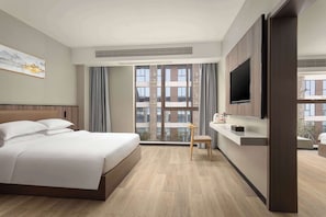 Family Suite, 1 King Bed, Non Smoking