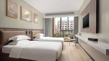 Deluxe Room, 2 Twin Beds, Non Smoking | Fitness facility