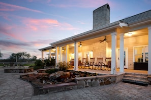 Exterior - Rancho Los Alacranes- Large Retreat Venue in the Rio Grande Valley- sleeps 41 (Raymondville)