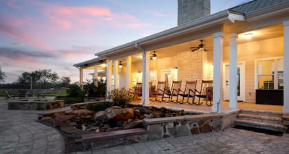 Rancho Los Alacranes- Large Retreat Venue in the Rio Grande Valley- sleeps 41
