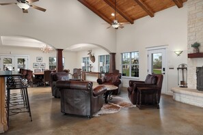 Interior - Rancho Los Alacranes- Large Retreat Venue in the Rio Grande Valley- sleeps 41 (Raymondville)