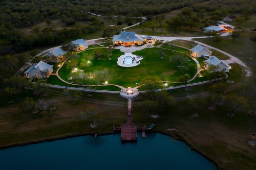 Rancho Los Alacranes- Large Retreat Venue in the Rio Grande Valley- sleeps 41