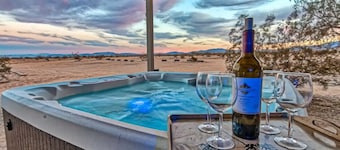 MESA SILVERADO  Desert Hideaway with Outdoor Spa  & Amazing Views Near JTNP