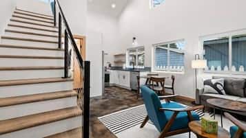 Una televisión, un reproductor estéreo