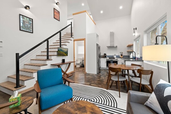 Fernseher, Stereoanlage