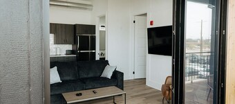 Walk To Intrust Bank Arena! Modern Loft W/ W&D!