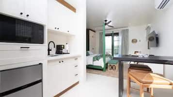 1 bedroom, in-room safe, desk, iron/ironing board