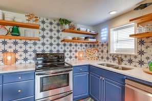 Fridge, oven, stovetop, dishwasher - Lakefront Graford Home w/ Fire Pit + Private Dock! (Graford)