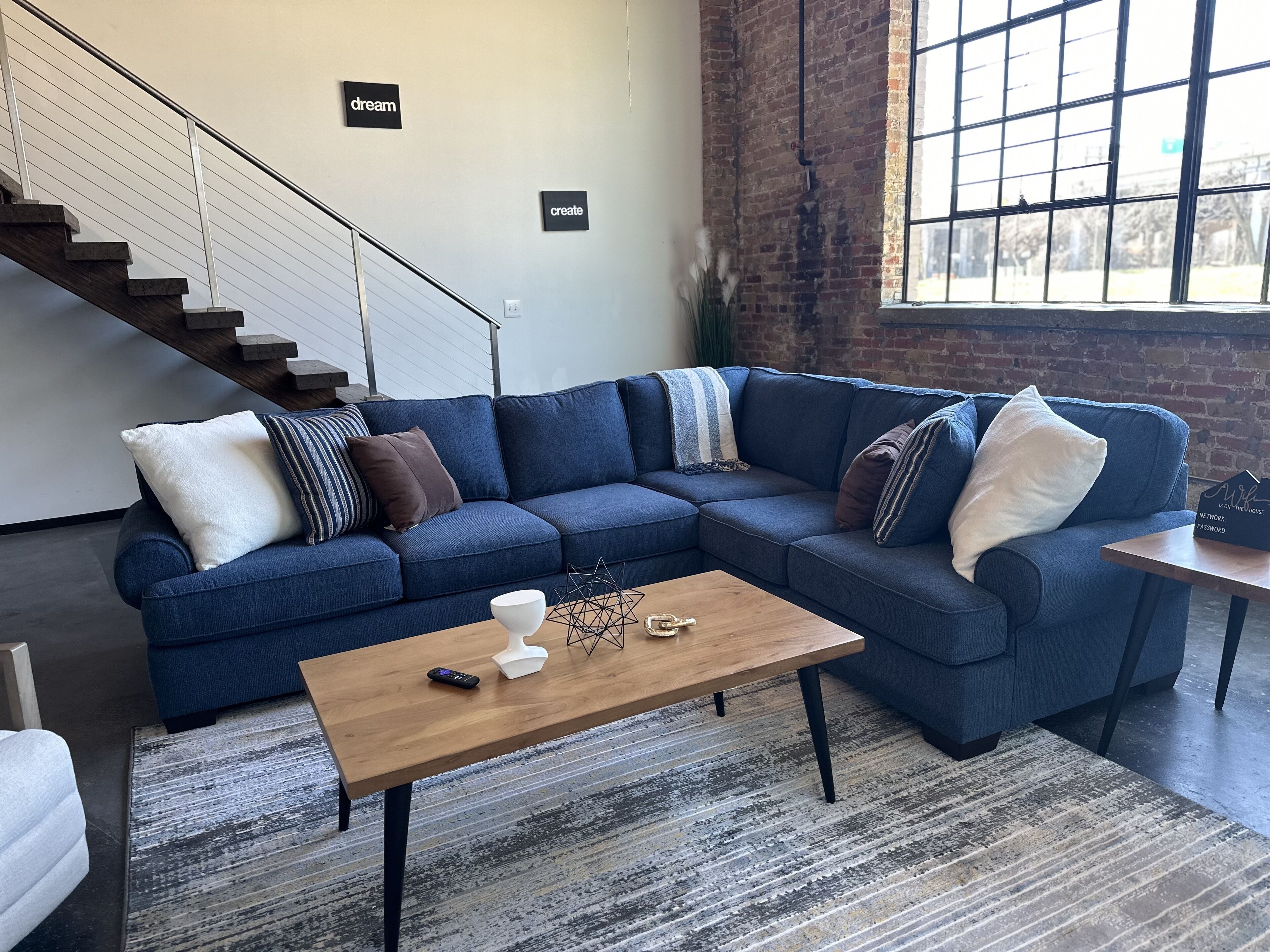 Nice and cozy loft 5 minutes from deep elum and downtown Dallas. 