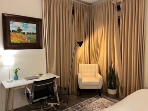 3 bedrooms, desk, iron/ironing board, free WiFi