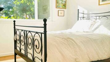 4 soveværelser, skrivebord, strygejern/strygebræt, gratis Wi-Fi