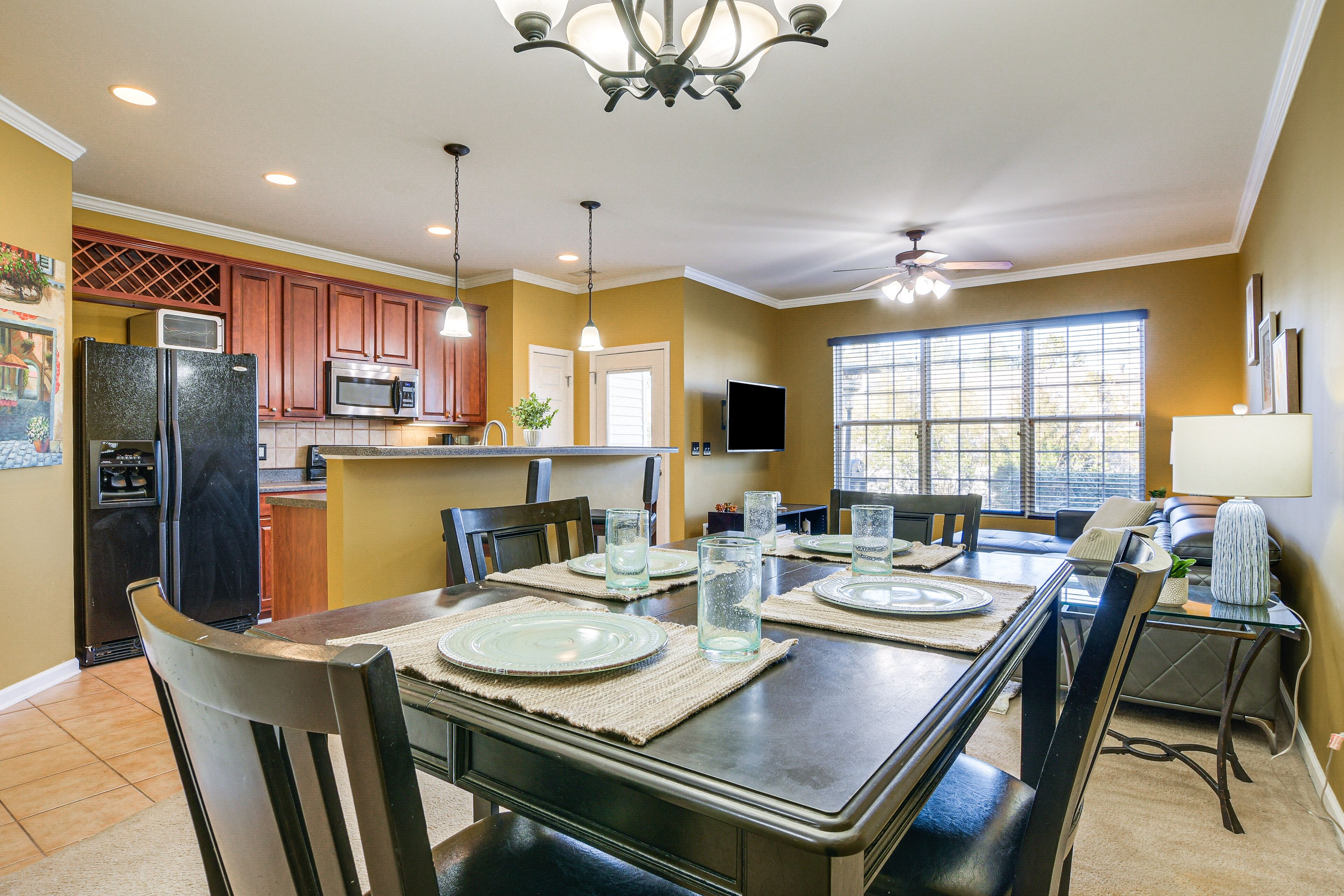 Roomy Morrisville Townhome w/ Community Pool!