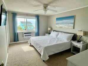 2 bedrooms, iron/ironing board, travel crib, free WiFi - N. Ocean Blvd; Cherry Grove - Steps from the beach (North Myrtle Beach)