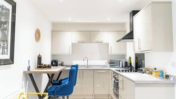 Fridge, microwave, oven, dishwasher