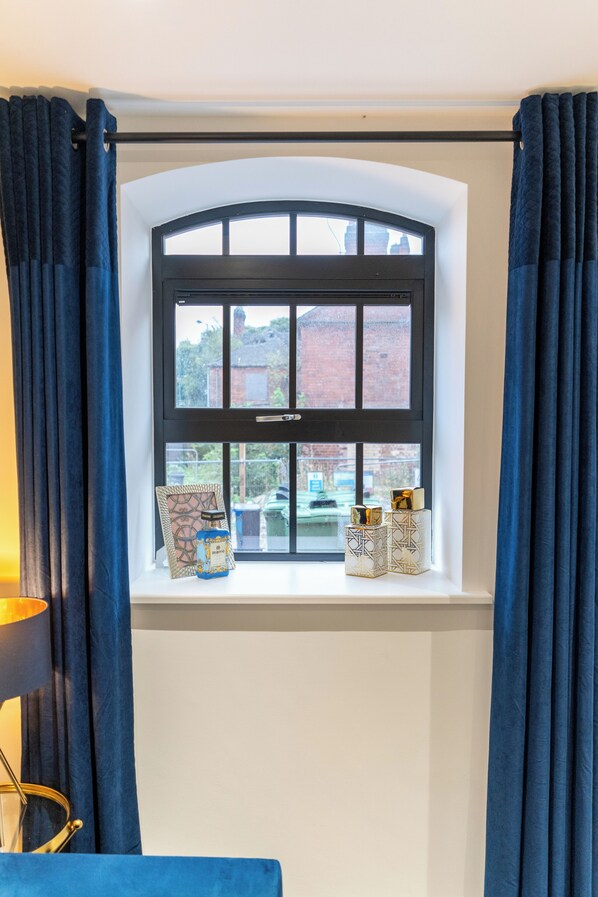 Interior - Versace @ The Malt House (Burton upon Trent)