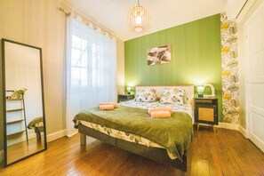 Iron/ironing board, free WiFi, bed sheets