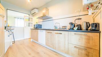 Réfrigérateur, micro-ondes, four, lave-vaisselle