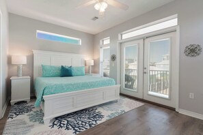 6 bedrooms, iron/ironing board, WiFi, bed sheets - Blu Flamingo-Free Golf Cart-Free Pool Heat Nov-Feb (Destin)