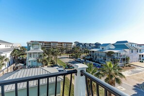 Property grounds - Blu Flamingo-Free Golf Cart-Pool Heat Deals (Destin)