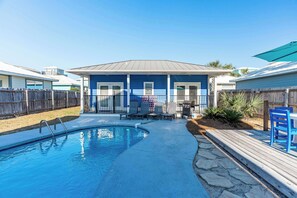Pool - Blu Flamingo-Free Golf Cart-Pool Heat Deals (Destin)