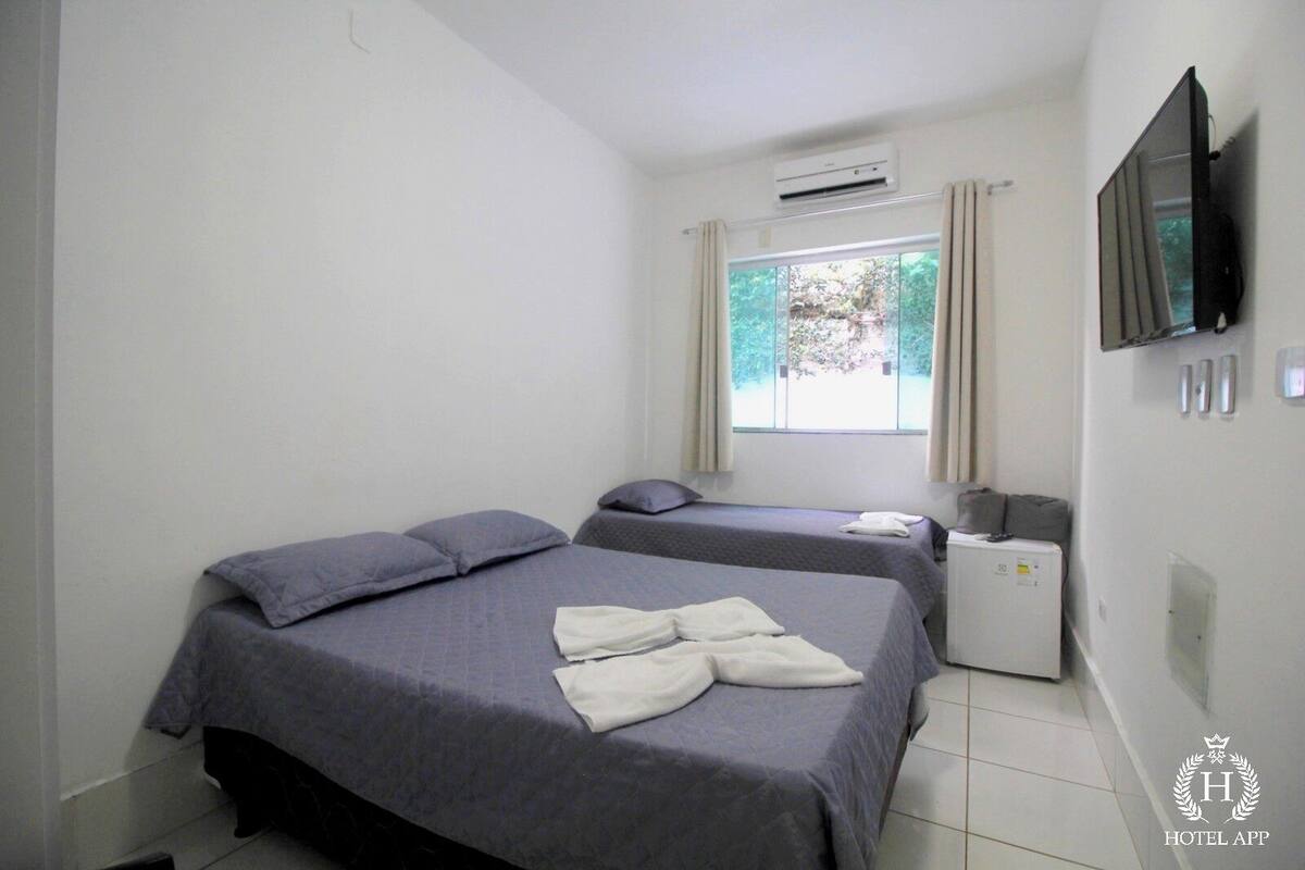 Chambre familiale, 1 chambre | Fer et planche à repasser, accès au Wi-Fi (inclus)