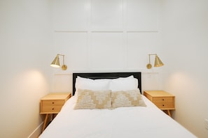 1 bedroom, iron/ironing board, free WiFi, bed sheets - Walk To Intrust Arena - Modern Boxcar experience! (Wichita)