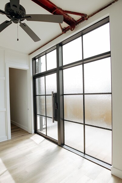 Walk To Intrust Arena - Modern Boxcar experience!