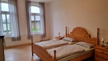 11 bedrooms, WiFi, bed sheets, wheelchair access