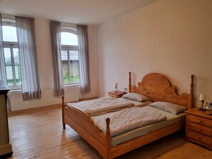 11 Schlafzimmer, WLAN, Bettwäsche, Rollstuhlgeeignet