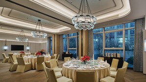 Unclassified image, 2 of 117, button - Crowne Plaza Shangluo (Shanglou)