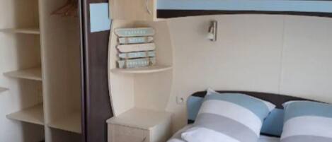 2 bedrooms, bed sheets