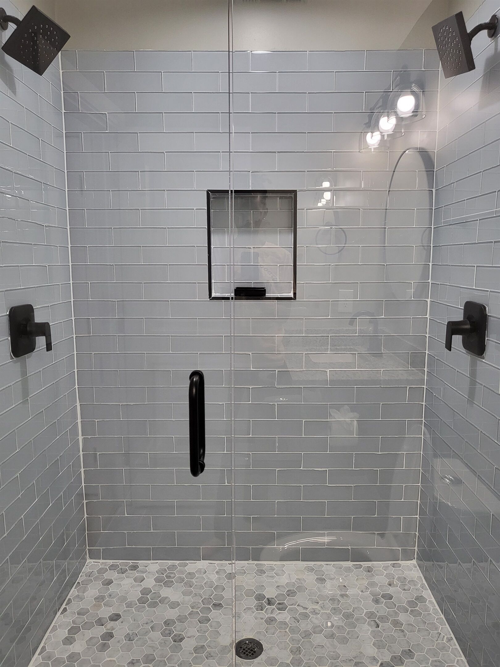 Ducha, secador de pelo, toallas