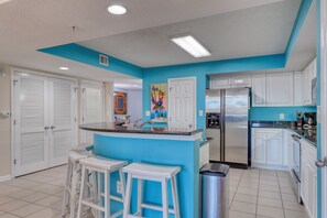 Microonde, forno, piano cottura, lavastoviglie