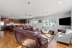 Smart TV, video games, DVD player, ping pong - Spacious condo close to everything! Elevator, gameroom garage, kid/pet friendly! (Carolina Beach)